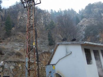 Depremin Yerinden Oynattığı Dev Kayalar Simav’ı Tehdit Ediyor