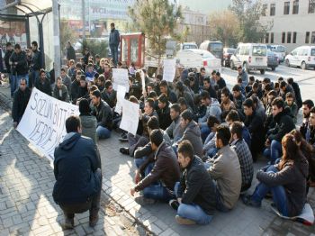 İğdır'da Üniversitelilerden 35 Sivilin Öldüğü Operasyona Tepki