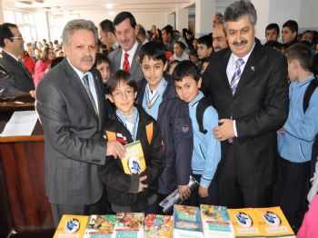 BEKİR AKSOY - Karaman'da Bifa Bisküvi 8 Bin Kitap Dağıtacak