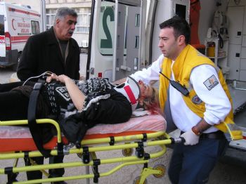 KOCAÖZÜ - Malatya'da Memurları Taşıyan Minibüs Devrildi: 1 Ölü, 9 Yaralı