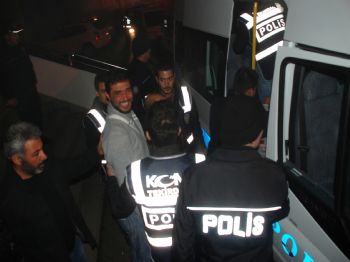 NOEL BABA - Uyuşturucu Operasyonunda Gözaltına Alınan 13 Kişi Tutuklandı