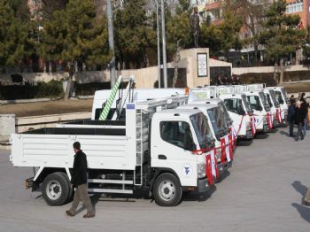 ERTUĞRUL SOYSAL - Yozgat Belediyesi'nin Aldığı 13 Araç Düzenlenen Törenle Hizmete Girdi
