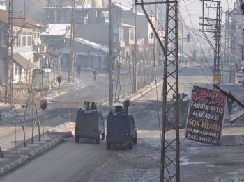 Yüksekova'da Gerginlik İkinci Günde De Devam Etti