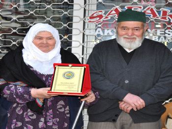 NEBI BOZKURT - 44 Yıllık Bakkal Törenle Kapandı