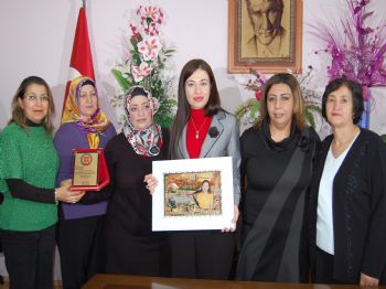 SIBEL TURSUN - Bitlisli Kadınlardan Kadın Vali Yardımcısına Teşekkür