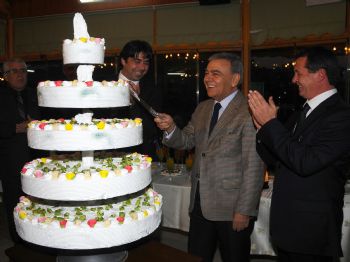 ORHAN BORA - İbb Başkanı Aziz Kocaoğluı Yeni Yılı Foça’da Karşıladı