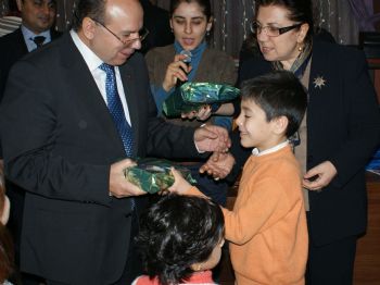 FERHAT AKKUŞ - İğdır Valisi Çiçek Depremzedelerle Bir Araya Geldi