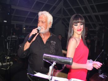 TUĞBA EKİNCİ - Uludağ'da Kar Altında Yılbaşı Coşkusu