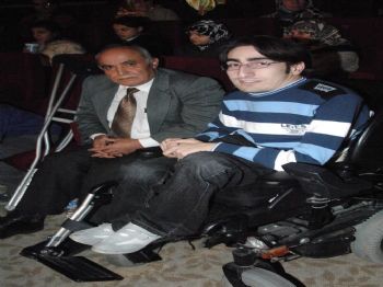 ÖZGEN KESKIN - Engellilerden Muhteşem Gösteri