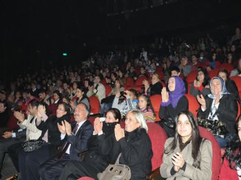 'kanaviçe' Güldürdü