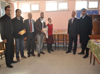 DURUCASU - Makiad'dan İlköğretim Okuluna Kitap Yardımı