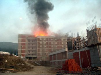 Niksar'da Yurt İnşaatında Yangın