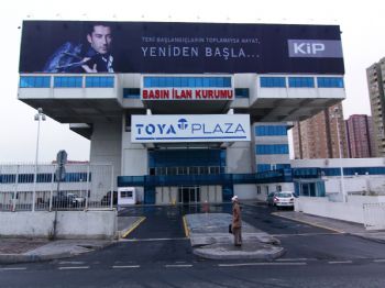 SAFFET ULUSOY - Ulusoy ve Atalay’ın İçinde Bulunduğu Asansör 3. Kattan Zemine Çakıldı (özel)