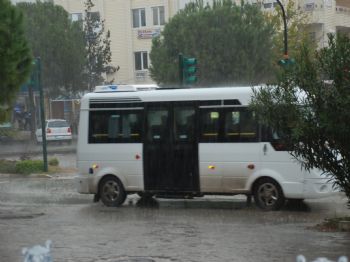 DEVLET METEOROLOJI GENEL MÜDÜRLÜĞÜ - Yağış Didimli Üreticinin Yüzünü Güldürü
