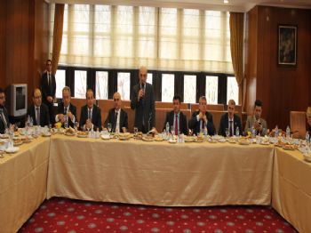 EROL KAYA - Bakan Bayraktar Çevre Komisyonu Üyeleri İle Bir Araya Geldi