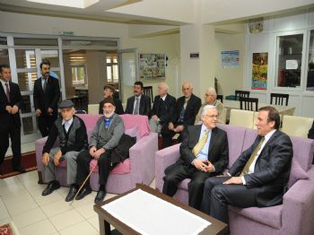 İKINCI BAHAR - Başkan Genç'ten Yaşlılara Ziyaret