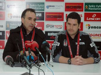 NECIP UYSAL - Beşiktaş, Manisaspor Engelini Farklı Geçti