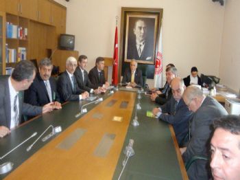 İLHAN DEMİRÖZ - Dalında Buruşan Zeytin Üreticiyi Zora Soktu