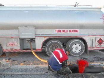 Diyarbakır'da 5 Ton Kaçak Motorin Ele Geçirildi