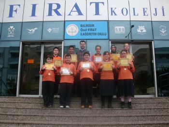 EBRAR - Fırat İlköğretim, 27. Uluslararası Matematik Olimpiyatı'nda 9 Madalya Kazandı