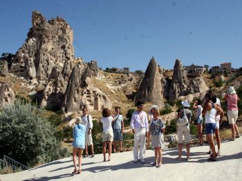 MUSTAFAPAŞA - Kapadokya'yı Ziyaret Eden Turist Sayısı 2 Milyon 434 Bin'e Ulaştı