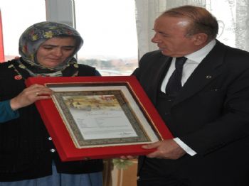 AHMET ALTıNTAŞ - Kara Kuvvetleri'nden İspartalı Şehit Ailesine Şehadet Belgesi