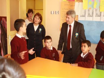 ATILLA GÜLSAR - Milli Eğitim Müdüründen Miniklere Sürpriz