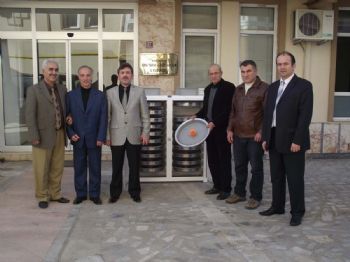 Organik Alabalık Üretimi Yapan Çiftçilere Kuluçka Dolabı Verildi