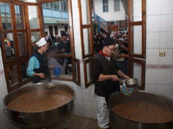 Tokat Belediyesi'nden 15 Bin Kişiye Aşure İkramı