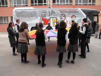 OSMAN ÖZÇELIK - Almanca Yollarda Otobüsü Burdur'da