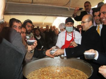 MARDIN MÜFTÜLÜĞÜ - Bakan Şimşek Mardin'de Aşure Dağıttı