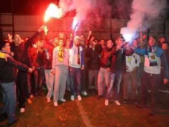 Fenerbahçeli Taraftarlardan Takımlarına Destek