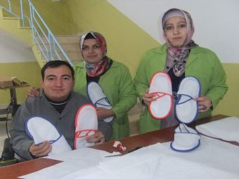 HALUK SAYGı - Kütahya'da 'tek Kullanımlık Terlik Atölyesi'