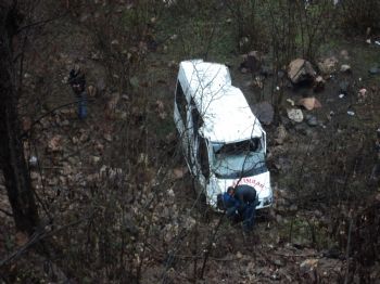 Minibüs Şarampole Yuvarlandı, 2 Çocuk Öldü
