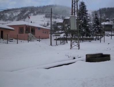 Kar yağışı ulaşımı olumsuz etkiledi