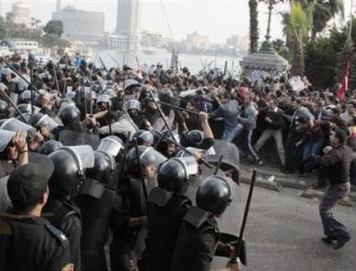 ŞİMON PERES - Mısır ayaklanması İsrail hükümetinde ve ordusunda panik yarattı