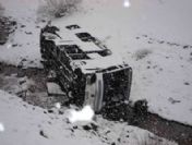 Sivas'ta otobüs kazası: 42 kişi yaralandı