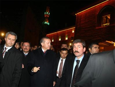 AKMESCIT - Hükümet kandil için Hacı Bayram'a akın etti