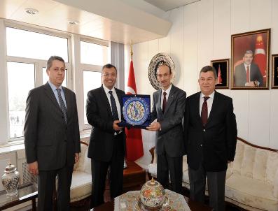 İBRAHIM YIĞIT - Vali İça: Ekonomimiz düzgün olmasa diğer hayallerimiz de olmayabilir