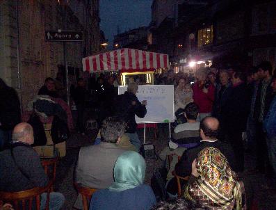 İzmir‘de ‘Dersimiz Kürtçe‘ konulu bir eylem gerçekleştirildi