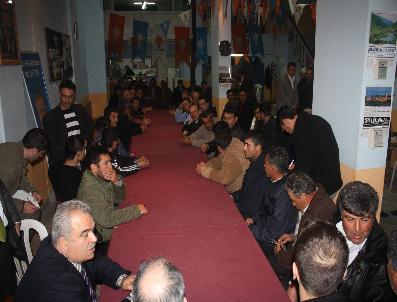 MUSTAFA YAŞAR - Kemaliye’de 100 kişi MHP’den AK Parti’ye katıldı