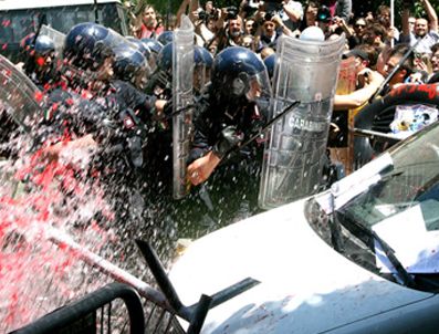 EL ARABIYA - Savaş uçakları muhaliflere ateş açtı: 160 ölü