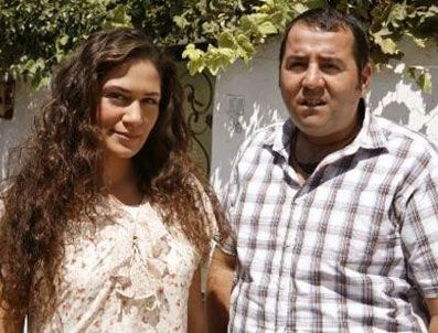 DEMET AKBAĞ - Ata Demirer'in büyük ayıbı