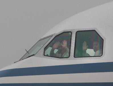 Çin, vatandaşlarını tahliye etmek için Libya‘ya uçak gönderdi