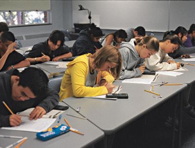 Açıköğretim harçlarında yarı yarıya indirim