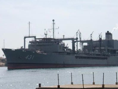 ABD gemisini Libya'dan çıkartamıyor