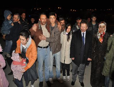 Libya’dan gelen 13 işçi, Yozgat Terminalinde davul ve zurna ile karşılandı