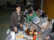 Öğretmenler çiğ köfte yarışmasında stres attı