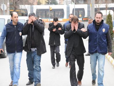 CHP‘liler, Büyükerşen‘in rozet takma töreninde soyulmuş