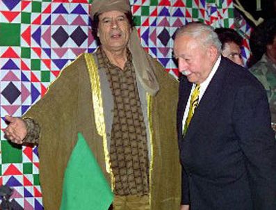 YASER ARAFAT - Kaddafi'nin çıkışını unutmadı